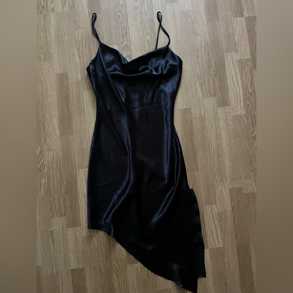 Women’s Forever 21 silky black dress NWT large